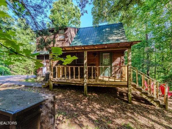 2323 Summer Ln, Sevierville, TN 37876