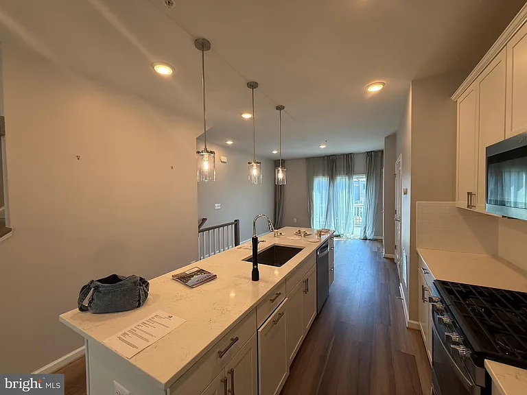221 Narrowleaf Way — Photo 44