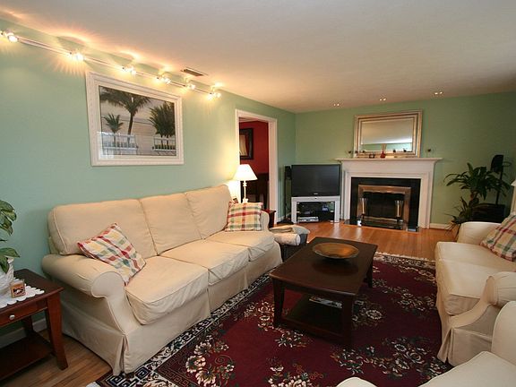 Living Room w/Fireplace