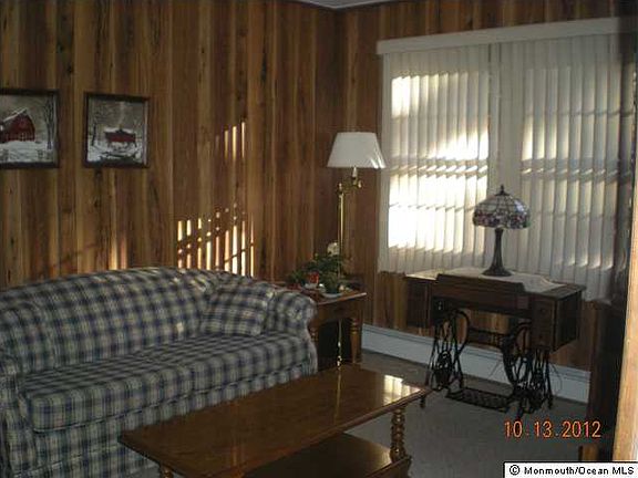 5th image of 23 Edgewater Dr