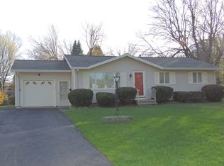 19 Entress Dr, Rochester, NY 14624
