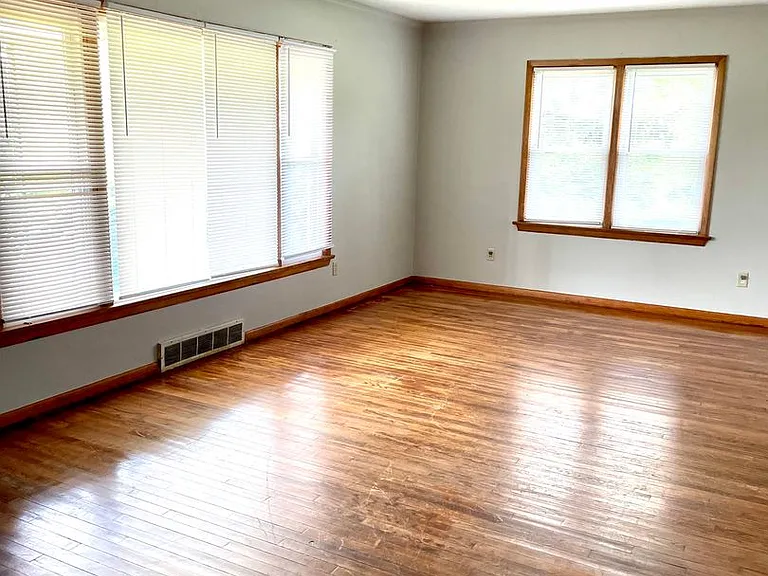 2202 N Fritz Dr — Photo 9