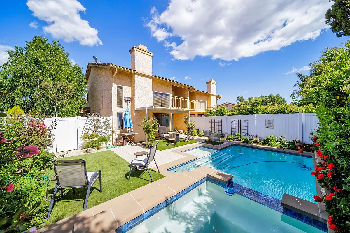 Building Photo - 25685 Lupita Dr