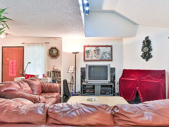 4th image of 810 S Canyon Blvd Unit E