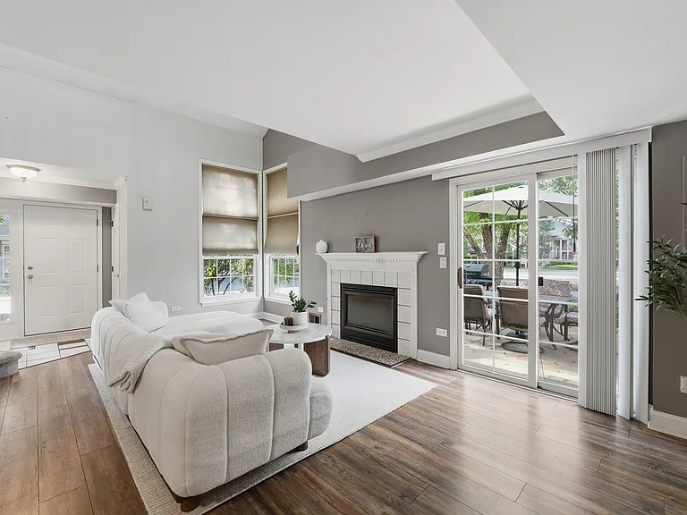 13920 S Cambridge Cir — Photo 5