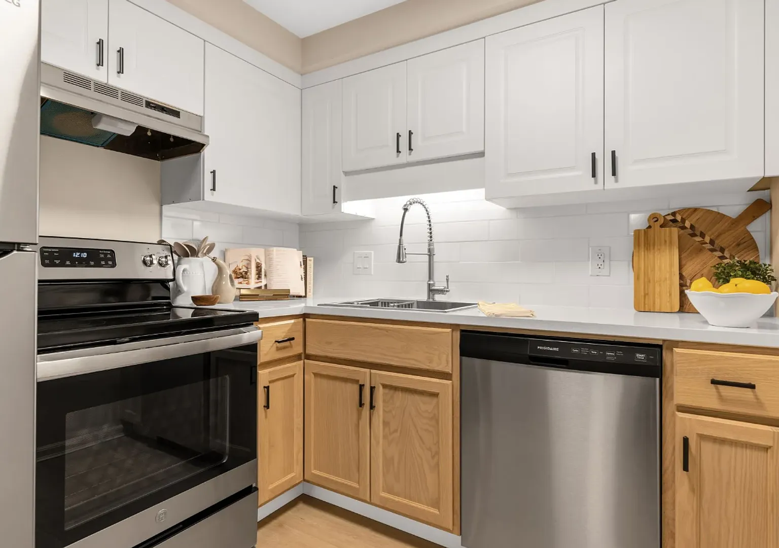Pinecrest Manor — Photo 2