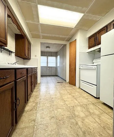 1023 National Ave — Photo 4