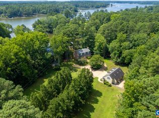 478 Gayle Ln, Mathews, VA 23109