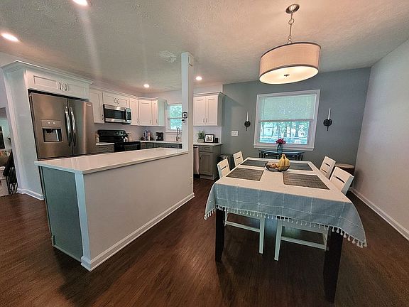 4th image of 6817 Palmerston Dr
