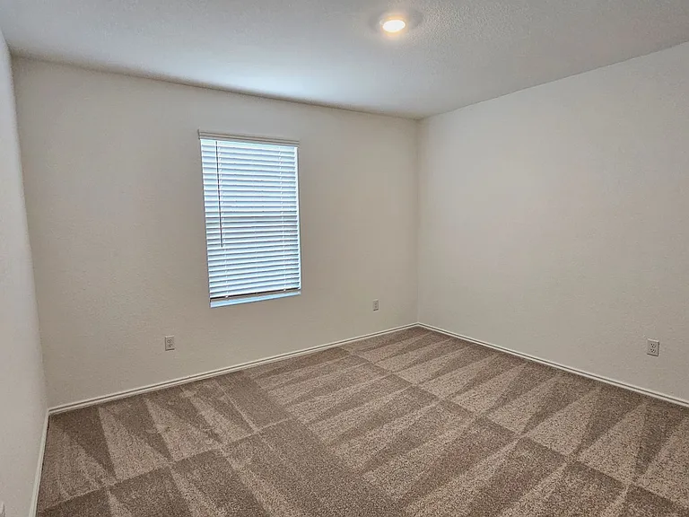 414 Bass Dr — Photo 24