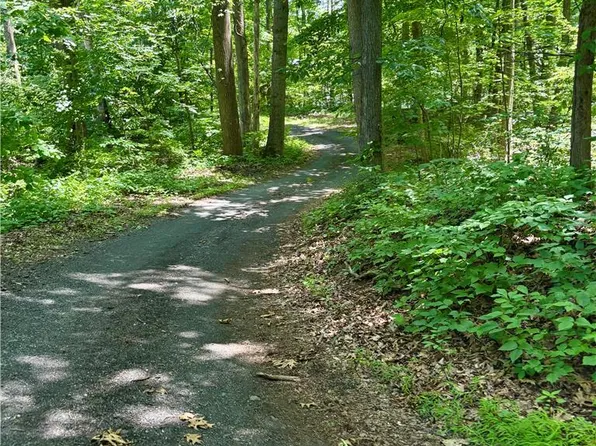 Tower Rd, Mertztown, PA 19539