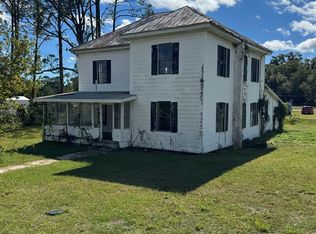 303 SE Avenue B, Carrabelle, FL 32322