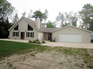 W10556 Fox Ln, Crivitz, WI 54114