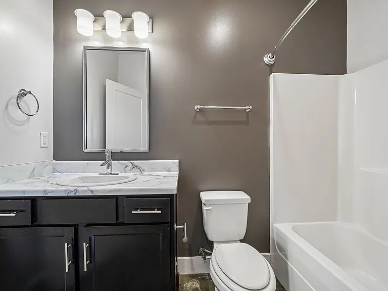 Myers Flats - 3 Bedroom — Photo 24