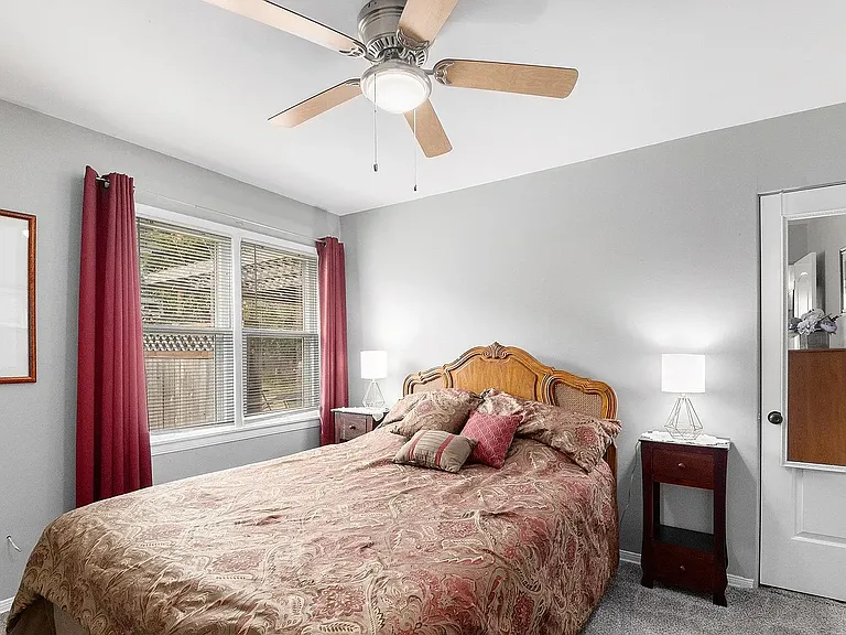 520 S 70th St — Photo 16