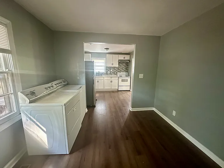 1560 Minurva Dr — Photo 7