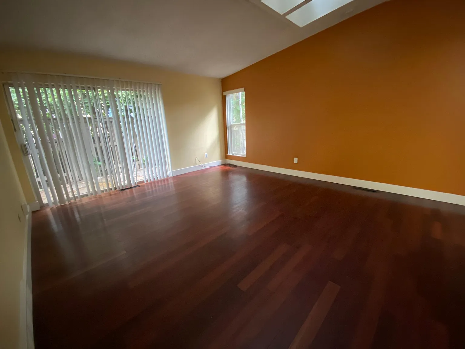 3 bed, 893 sqft, $2,500 — Photo 3