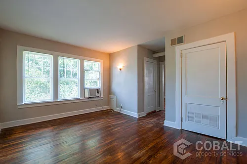 678 Somerset Ter NE Photo 1