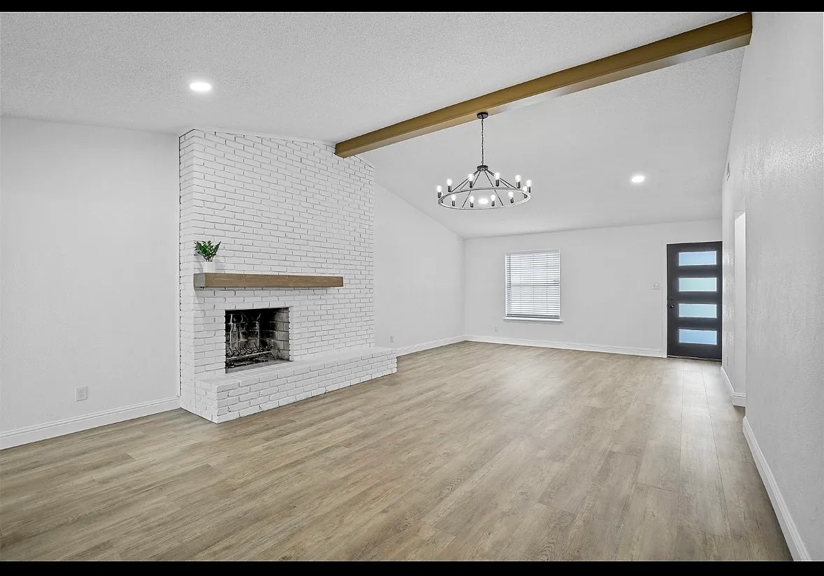 2 bed, 1688 sqft, $2,200 — Photo 2