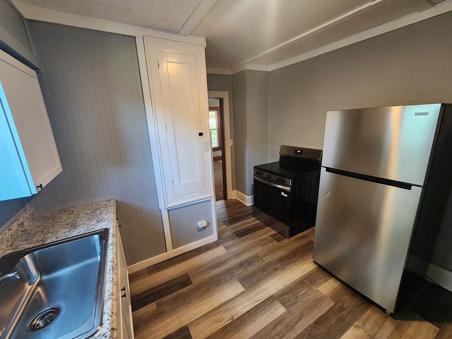 3 Bedroom 1.5 Bathroom House — Photo 4
