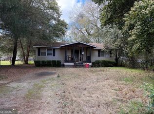 709 Plant St, Montezuma, GA