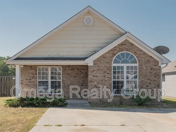 2170 Village Ln, Calera, AL 35040
