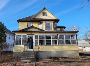 1020 W 3rd St, Waterloo, IA 50701