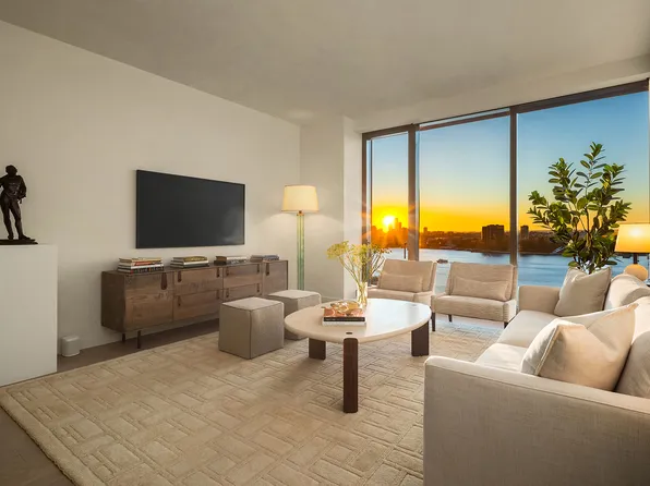 500 West 18th Street image 22 of 26