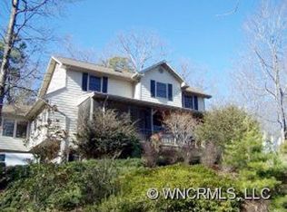 108 Thrush Ct, Lake Lure, NC 28746