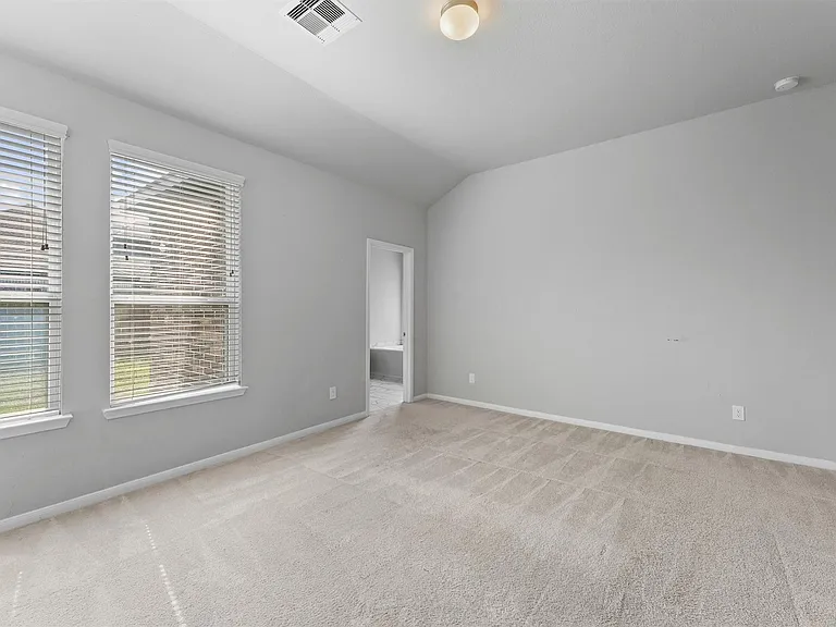 5443 Grand View Dr — Photo 6