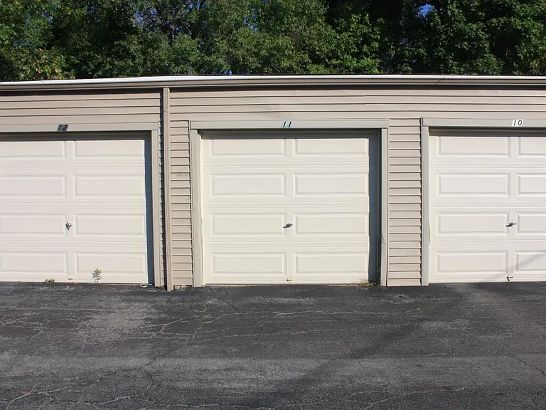 68 Wehrle Dr #6 — Photo 4