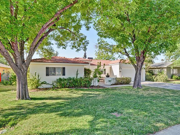 3rd image of 4027 E Avalon Dr