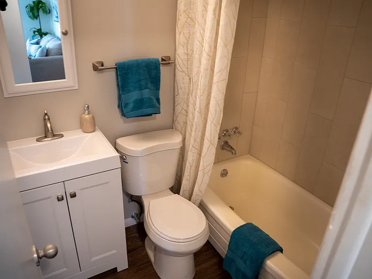 Sunset Park Apartments — Photo 14