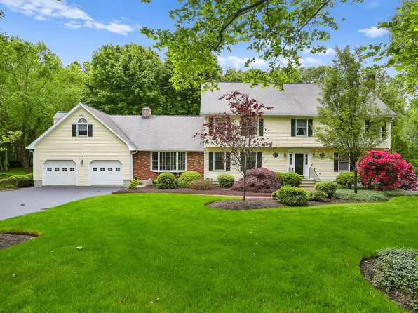 85 Deer Run Drive, Trumbull, CT 06611