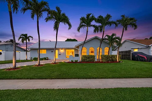 1200 SW 12th Ter Photo 1