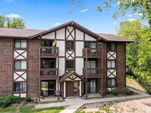 506 Taylor Ave APT A, Glen Ellyn, IL 60137