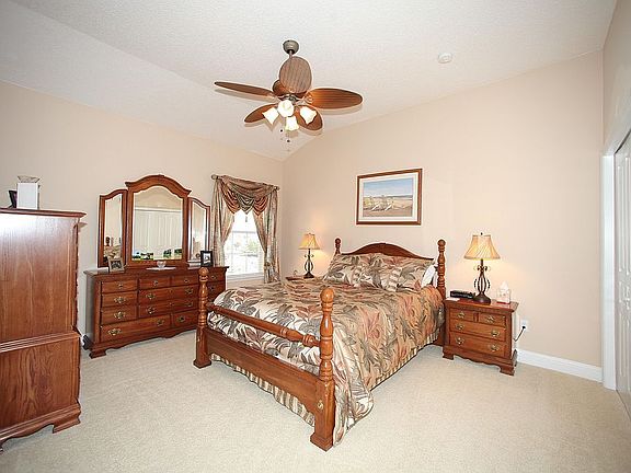 2nd image of 1865 Forest Glen Way