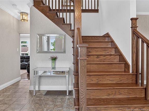 5th image of 19 Grasmere Ave