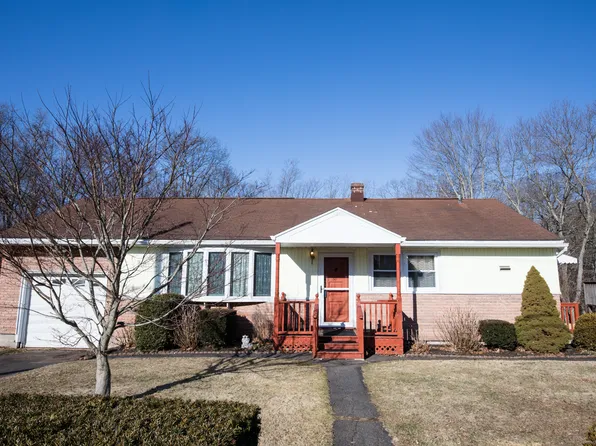 38 Sunrise Circle, Wallingford, CT 06492