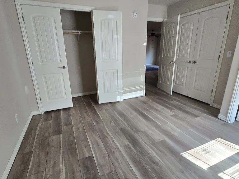 2524 Empire Ave — Photo 3
