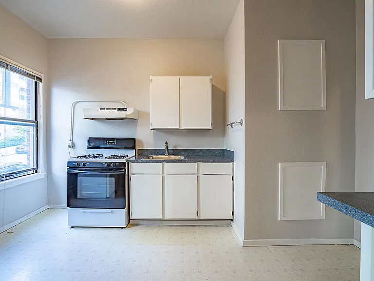 The Duke Apartments — Photo 18