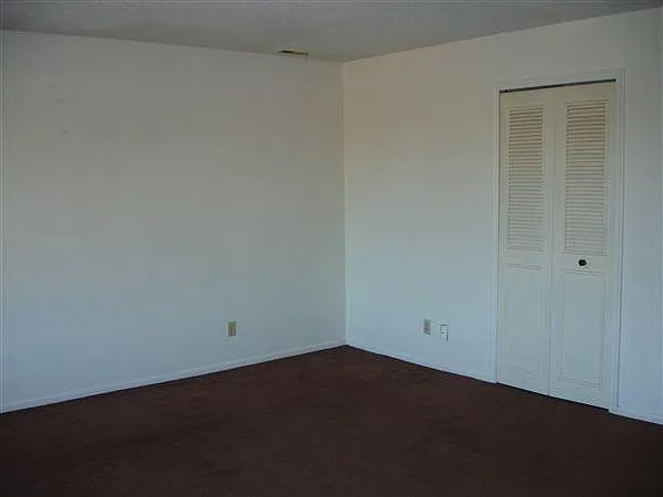 2 bed, 850 sqft, $950 — Photo 2