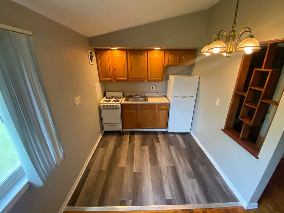 1st image of 2448 W Kilbourn Ave #6