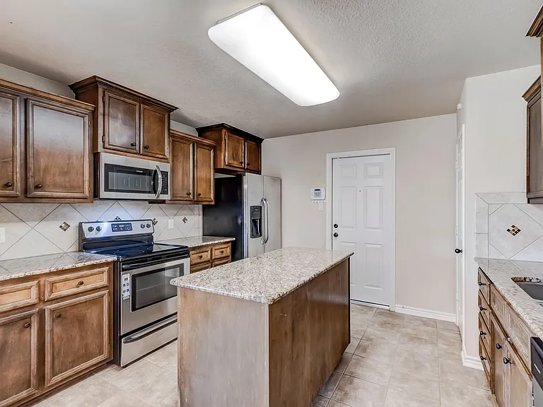 2405 Coy Dr — Photo 14