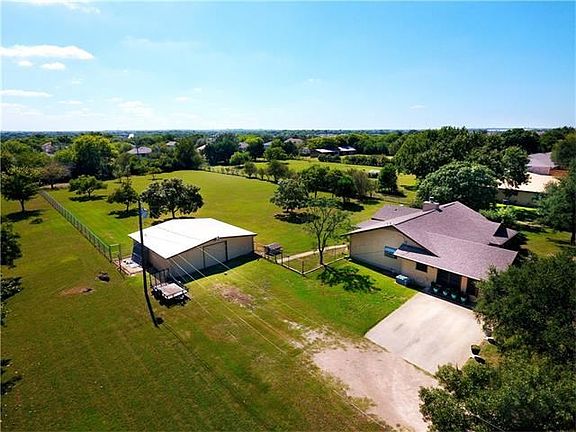 4th image of 17 Lake Dr