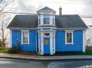 200 Montague St, Lunenburg, NS B0J 2C0