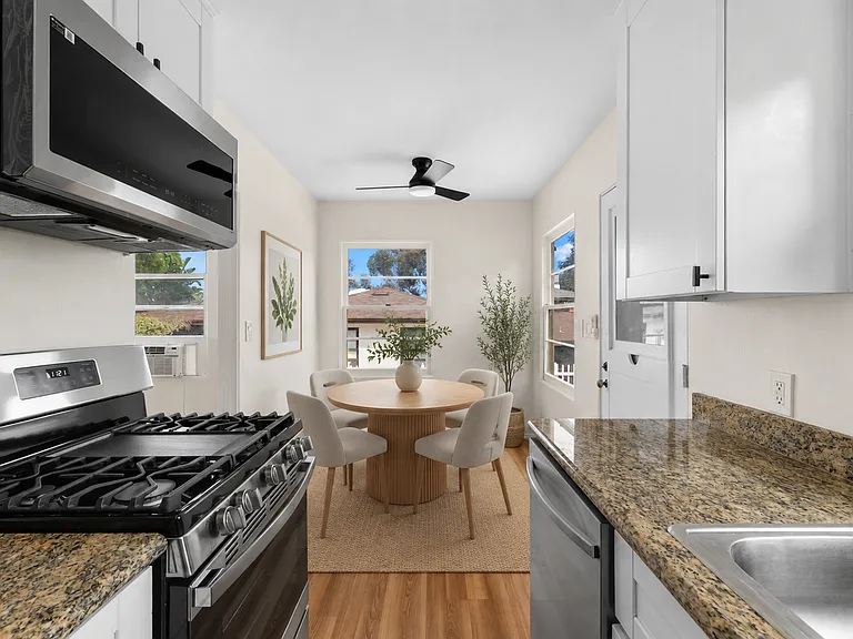 2648 Juan St — Photo 3