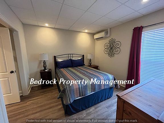 5th image of 357 Saint Clair Dr #1