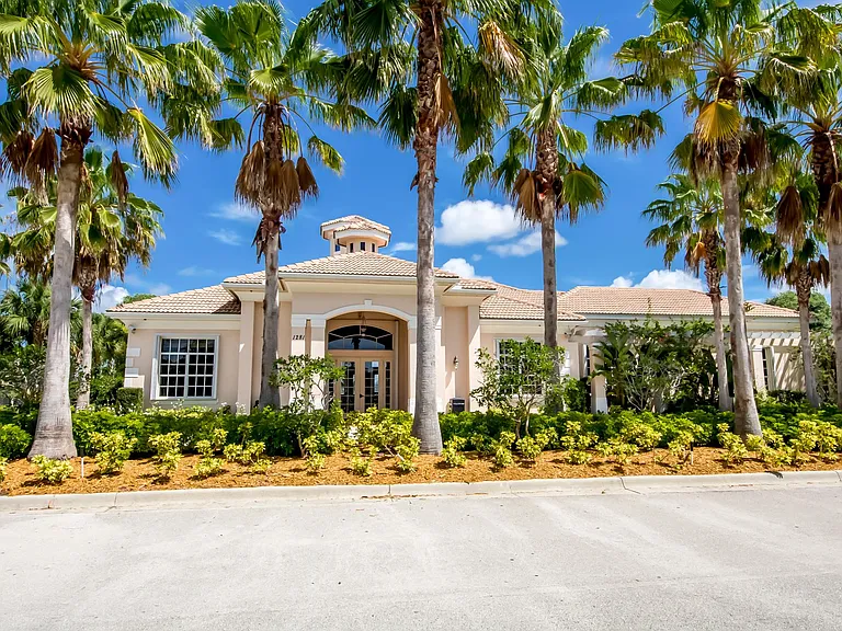 Blue Cypress Lake Ct — Photo 87