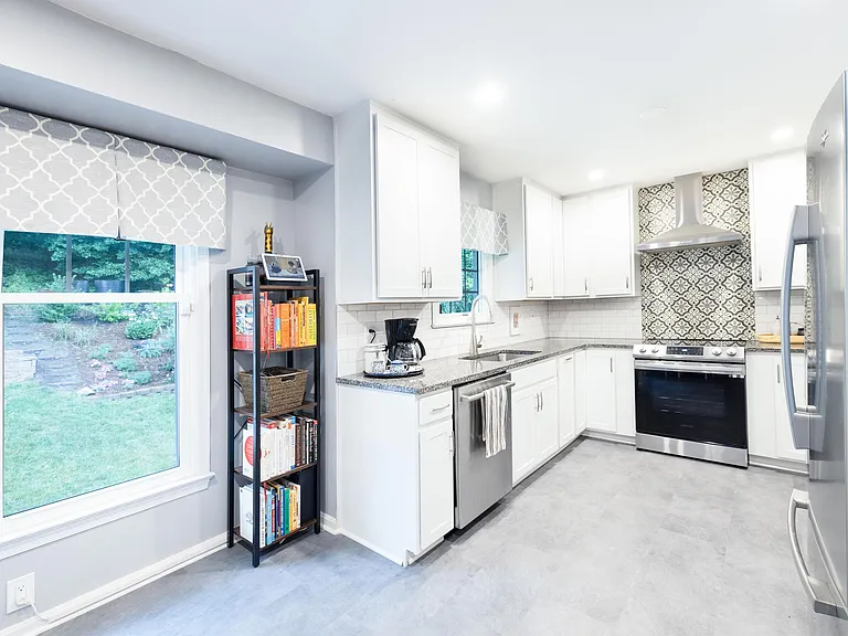9843 Campbell Dr — Photo 11